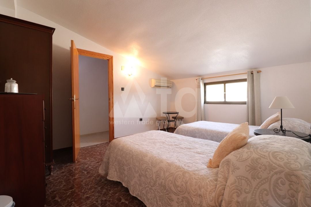 6 bedroom Villa in Crevillente - VRE157111 - Photo - 24