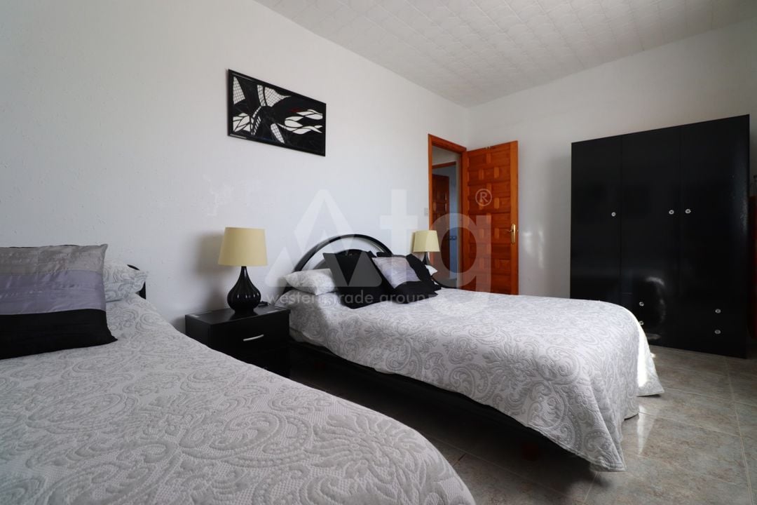 6 bedroom Villa in Crevillente - VRE157111 - Photo - 30