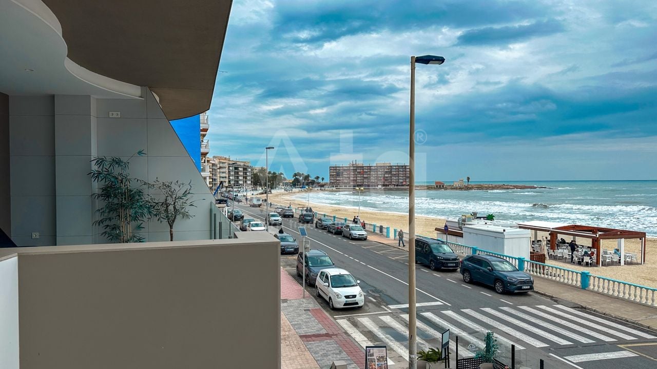 4 bedroom Apartment in Torrevieja - RCJ157238 - Photo - 1