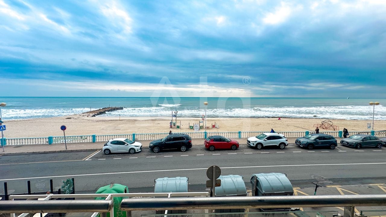 4 bedroom Apartment in Torrevieja - RCJ157238 - Photo - 2