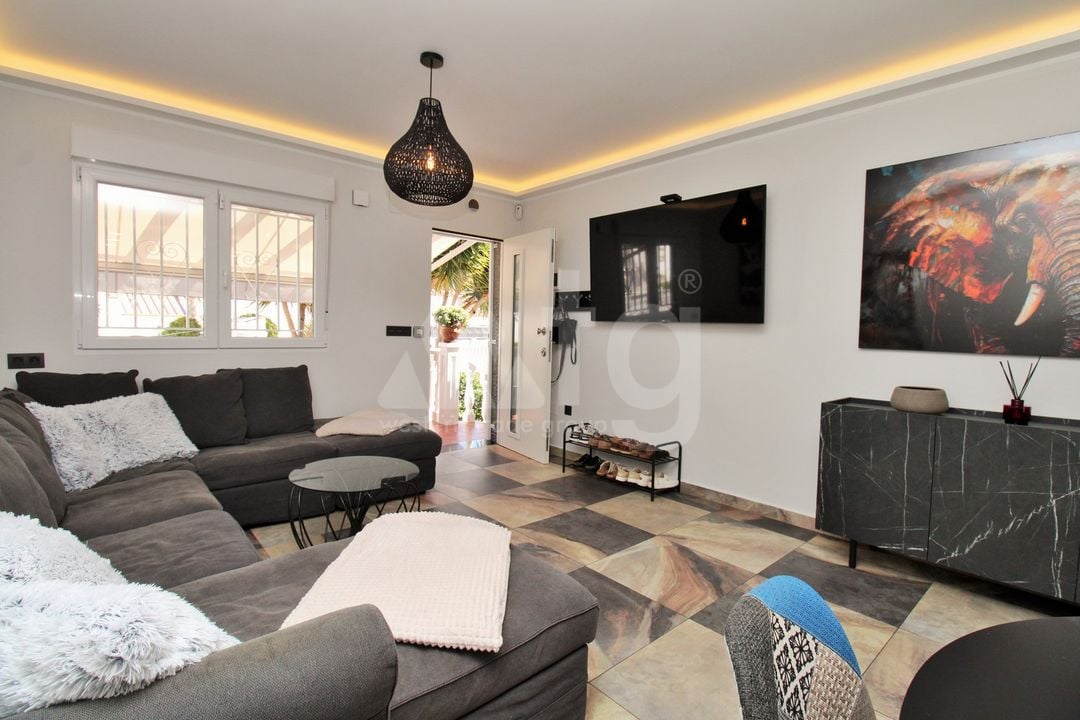 4 bedroom Villa in Villamartin - VC157532 - Photo - 9