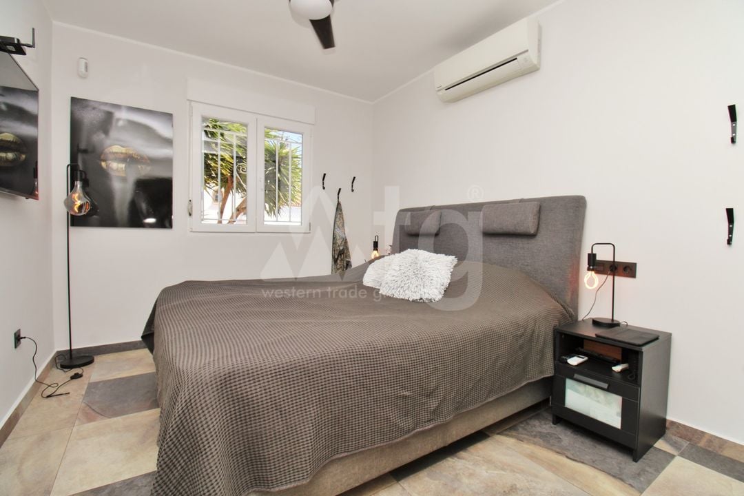 4 bedroom Villa in Villamartin - VC157532 - Photo - 17