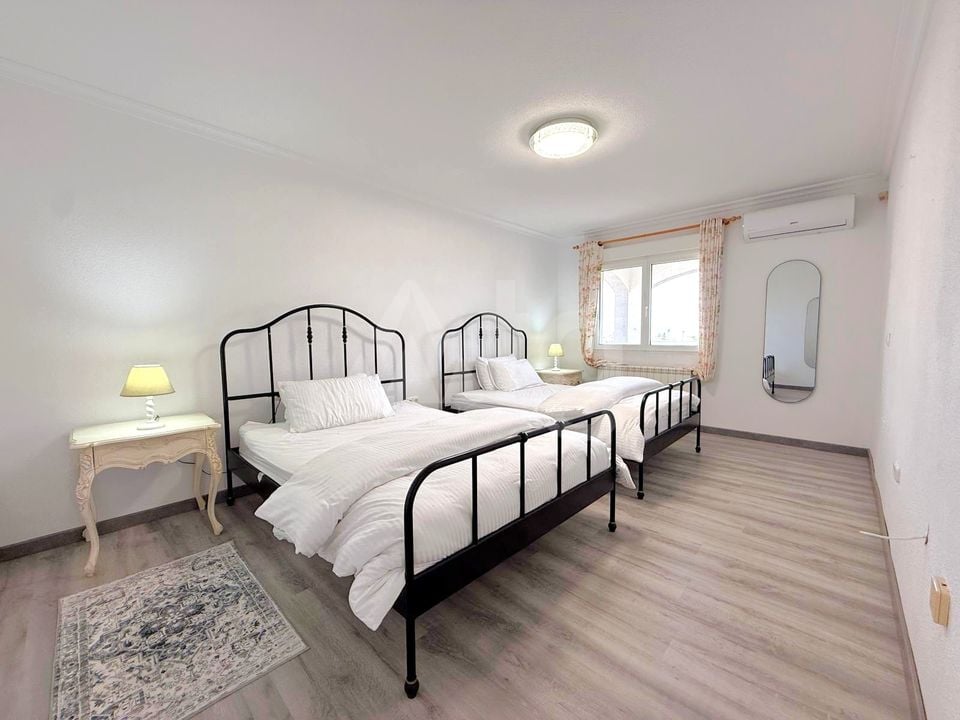 Villa de 5 chambres à San Miguel de Salinas - VH158230 - Photo - 16