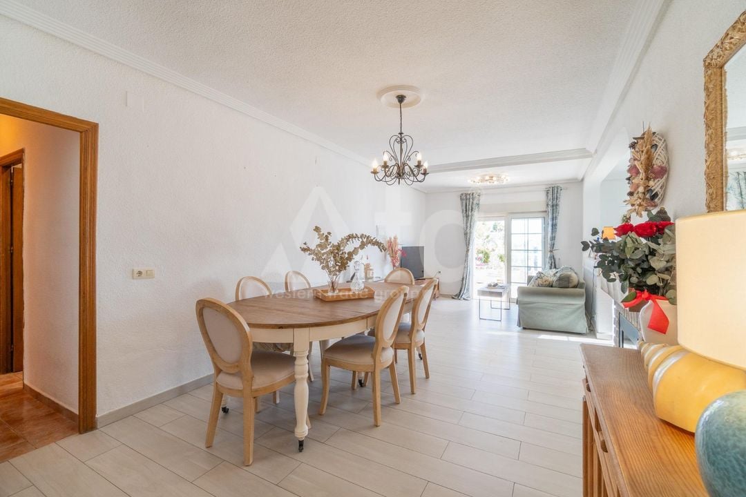4 bedroom Villa in Los Balcones - RPF158279 - Photo - 4