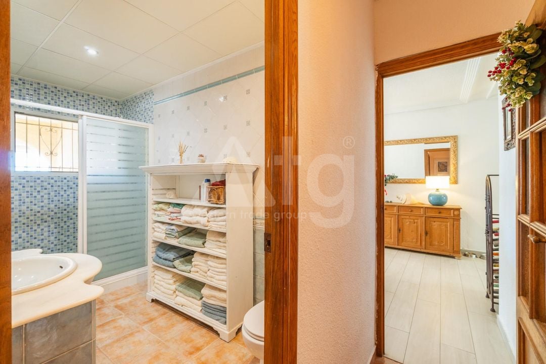 4 bedroom Villa in Los Balcones - RPF158279 - Photo - 27