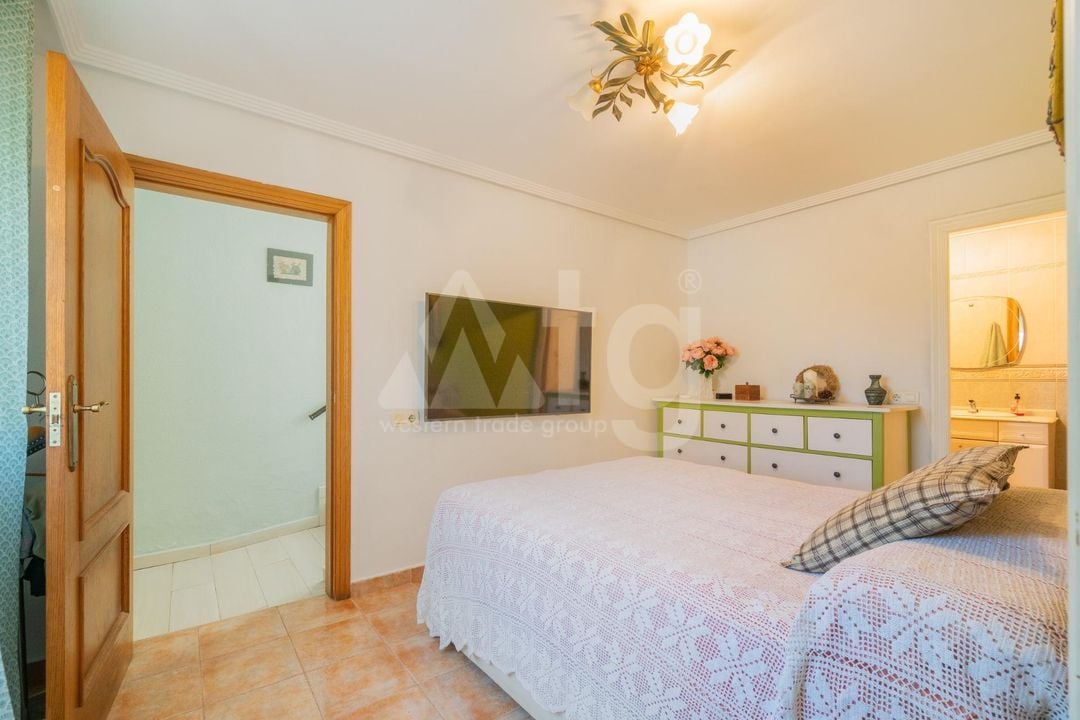 4 bedroom Villa in Los Balcones - RPF158279 - Photo - 15