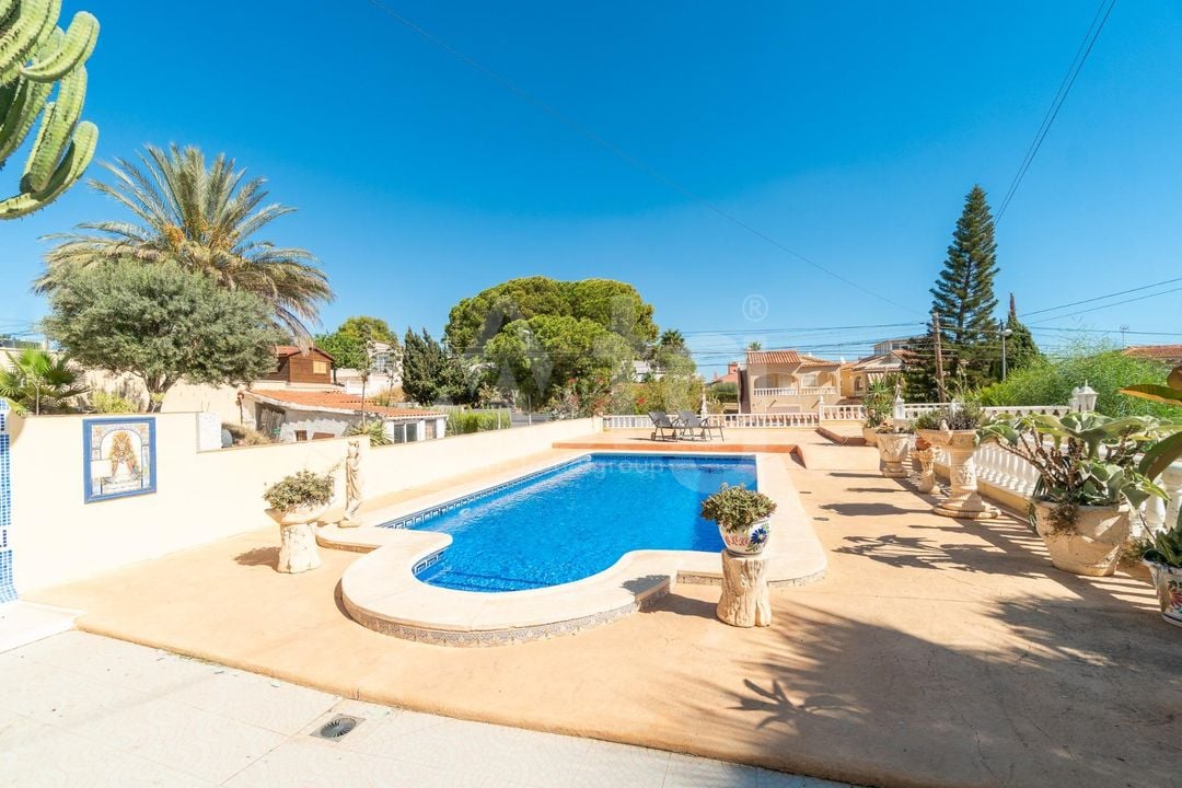 4 bedroom Villa in Los Balcones - RPF158279 - Photo - 3