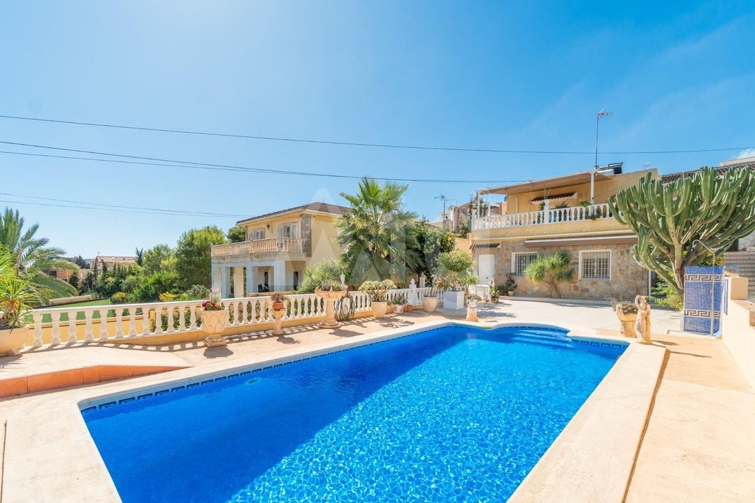 4 bedroom Villa in Los Balcones - RPF158279 - Photo - 1