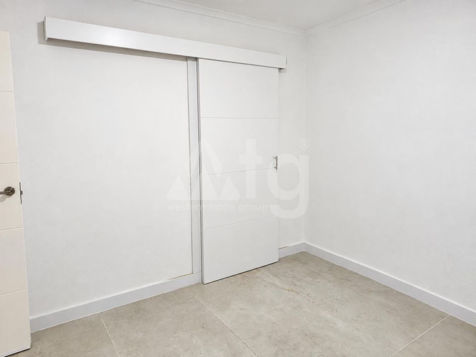 2 bedroom Bungalow in Torrevieja - HRE158456 - Photo - 8
