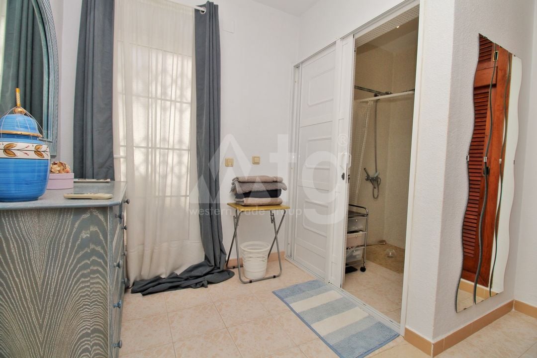 4 bedroom Villa in Villamartin - VC158735 - Photo - 16