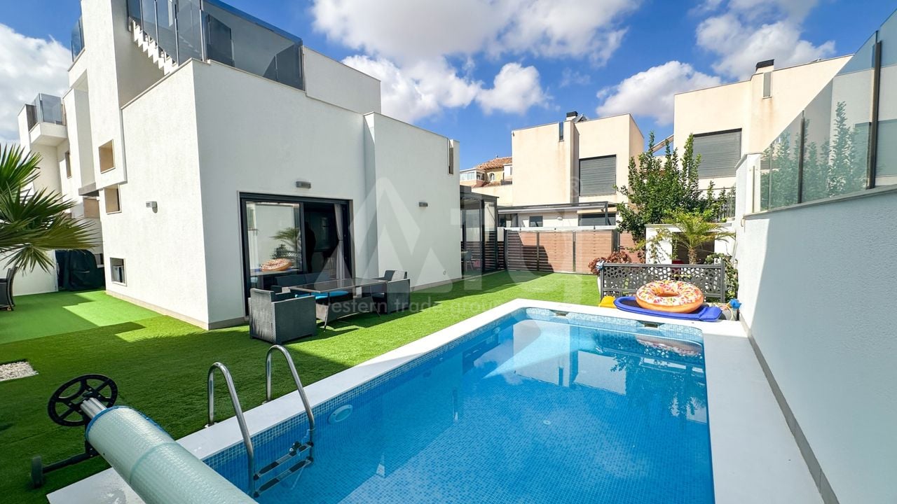 5 bedroom Villa in Torrevieja - RCJ158920 - Photo - 1