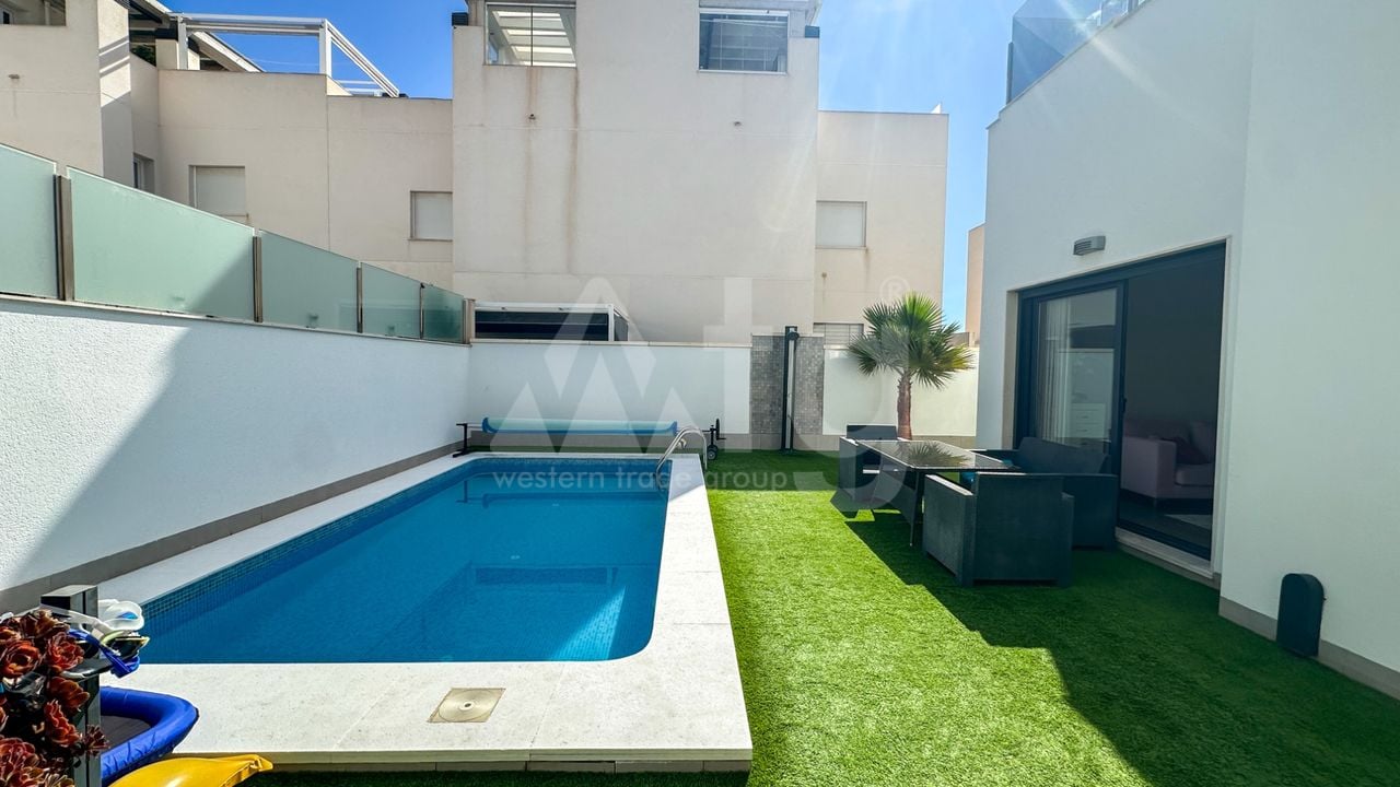 5 bedroom Villa in Torrevieja - RCJ158920 - Photo - 2