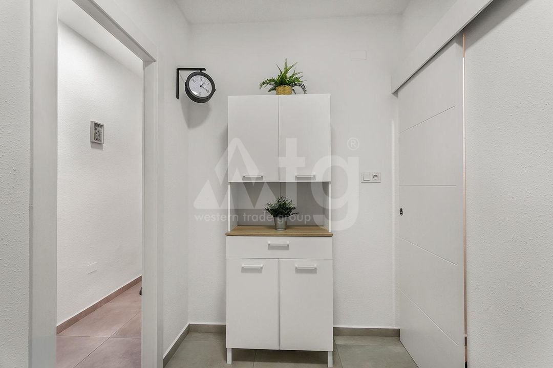 3 bedroom Apartment in Torrevieja - ERD159692 - Photo - 11