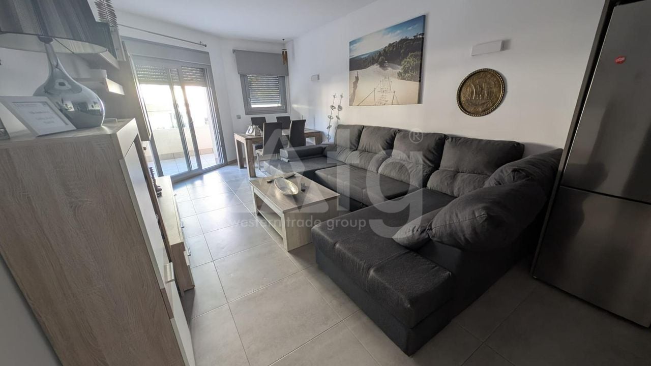 2 bedroom Apartment in Torrevieja - VEC160096 - Photo - 2