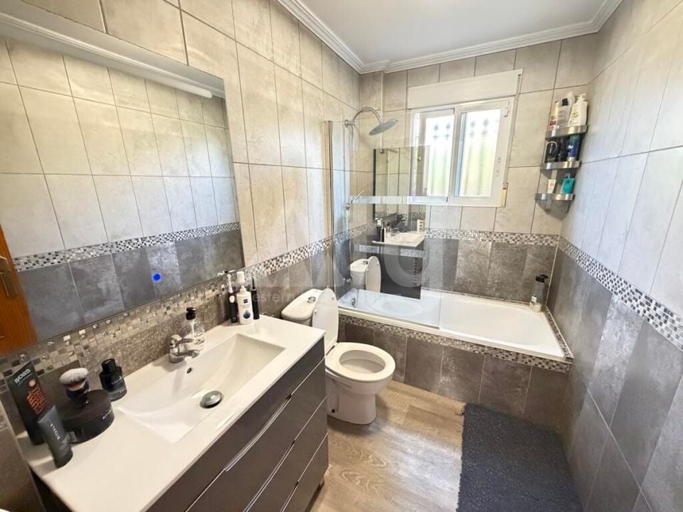 4 bedroom Villa in Villamartin - OKW160481 - Photo - 13