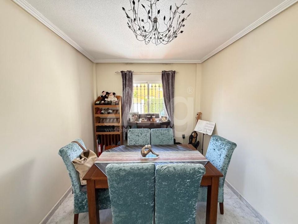 4 bedroom Villa in Villamartin - OKW160481 - Photo - 8