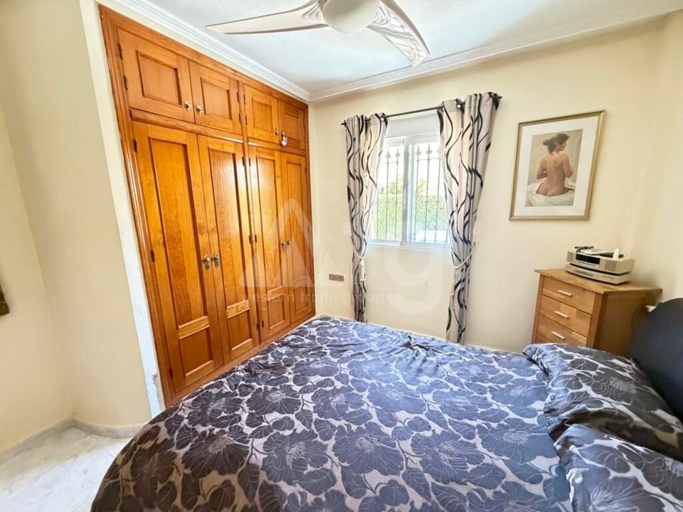 4 bedroom Villa in Villamartin - OKW160481 - Photo - 12