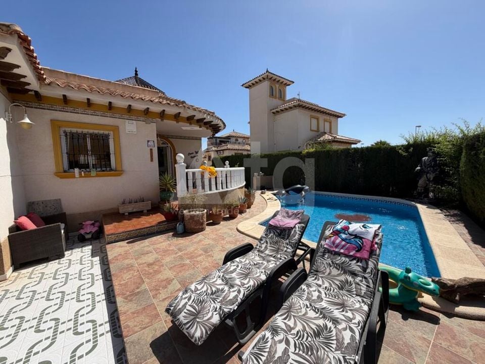 4 bedroom Villa in Villamartin - OKW160481 - Photo - 2