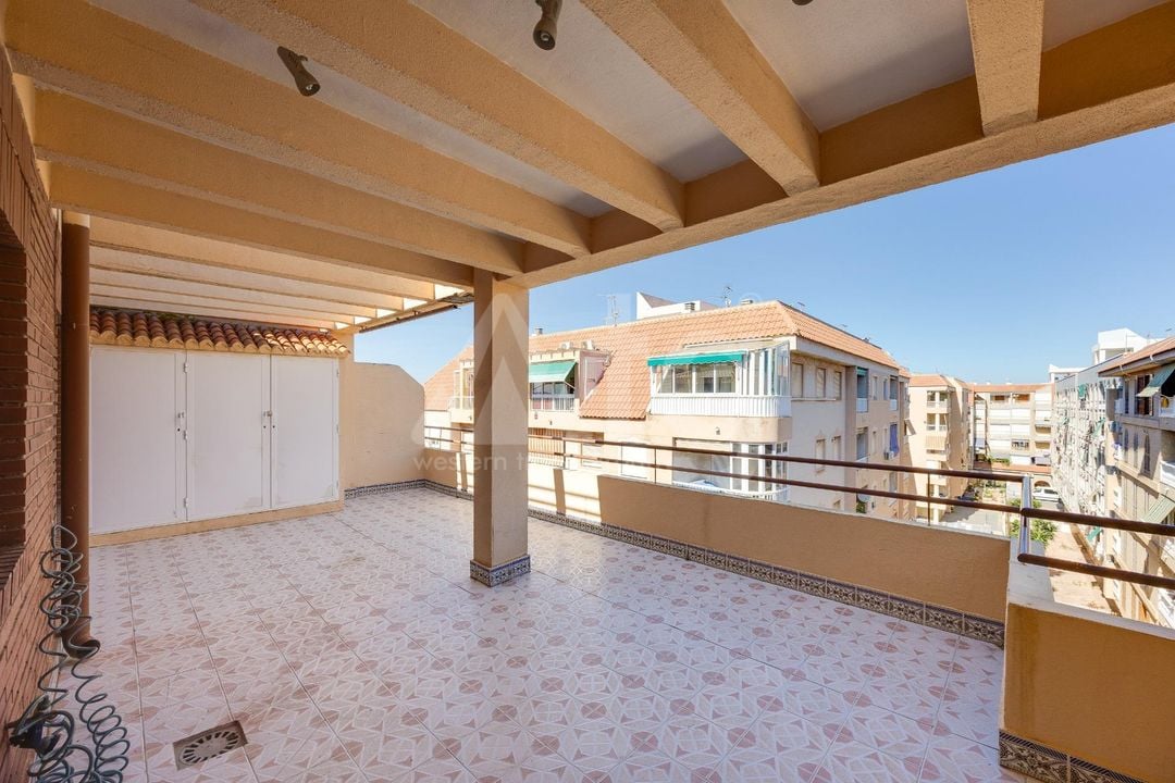 2 bedroom Penthouse in Torrevieja - CYM160888 - Photo - 18