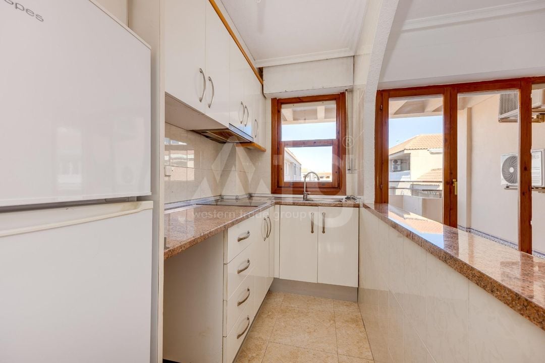 2 bedroom Penthouse in Torrevieja - CYM160888 - Photo - 8