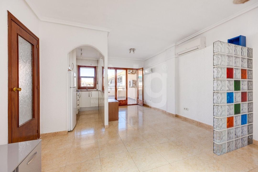 2 bedroom Penthouse in Torrevieja - CYM160888 - Photo - 4