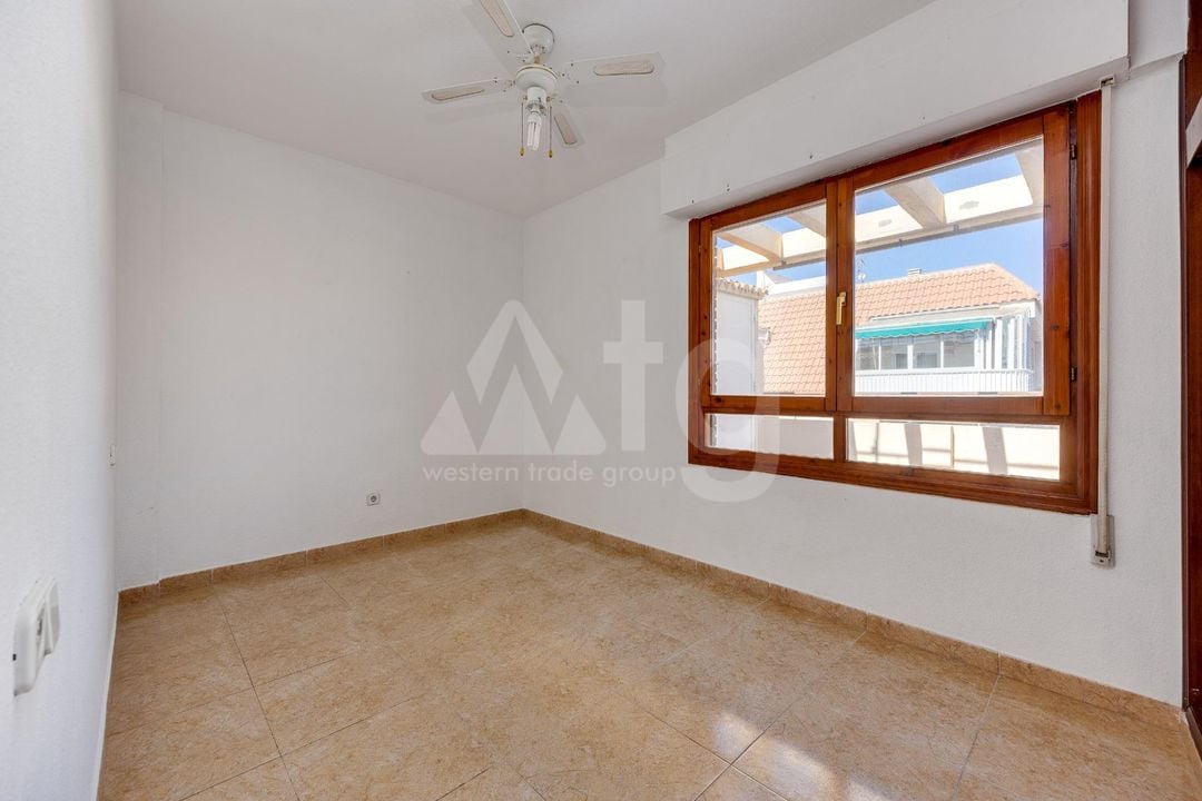 2 bedroom Penthouse in Torrevieja - CYM160888 - Photo - 10