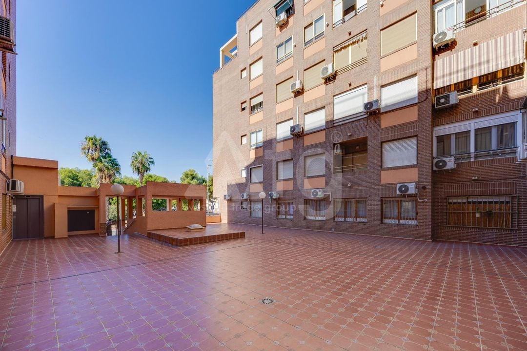 2 bedroom Penthouse in Torrevieja - CYM160888 - Photo - 1