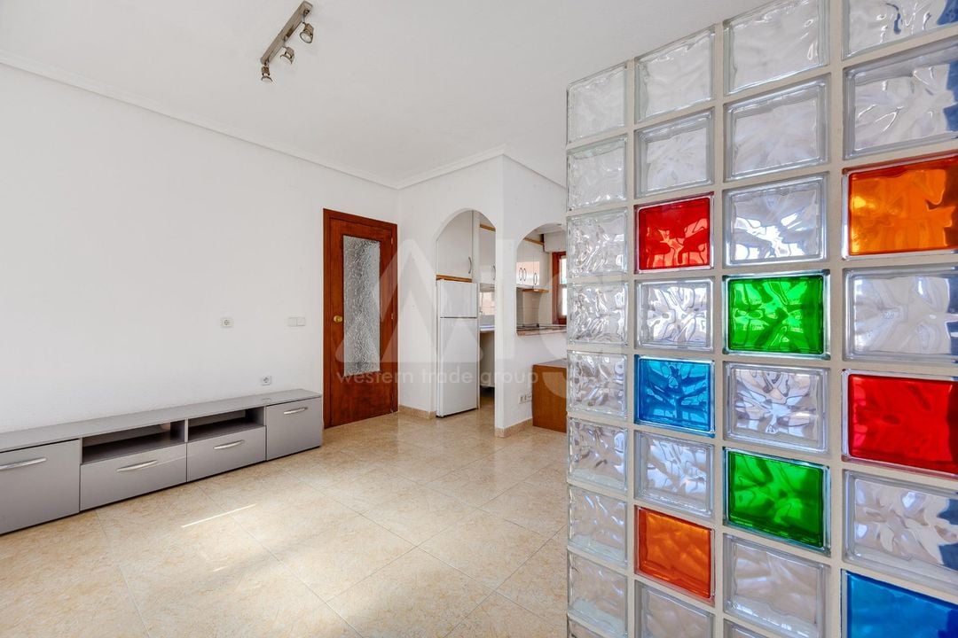 2 bedroom Penthouse in Torrevieja - CYM160888 - Photo - 2