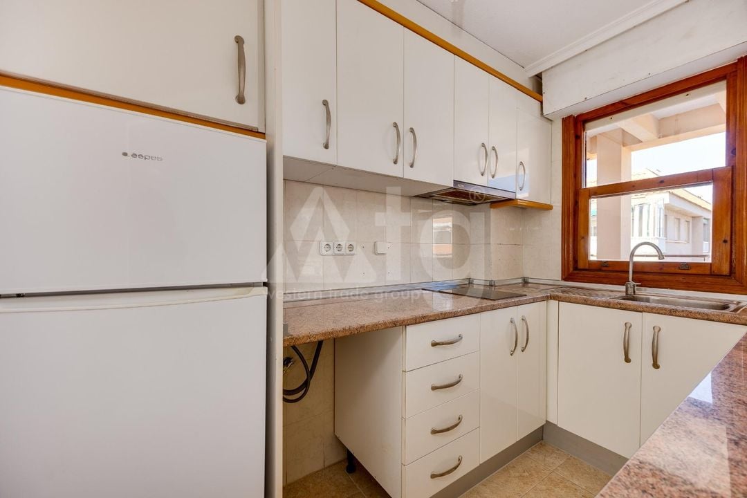 2 bedroom Penthouse in Torrevieja - CYM160888 - Photo - 9