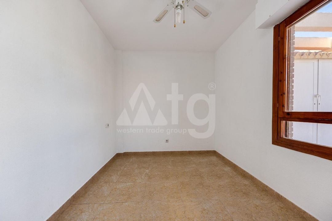 2 bedroom Penthouse in Torrevieja - CYM160888 - Photo - 11