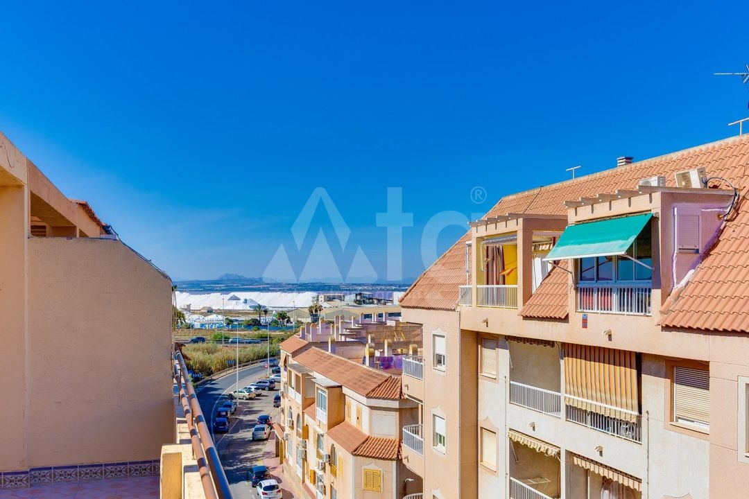 2 bedroom Penthouse in Torrevieja - CYM160888 - Photo - 22
