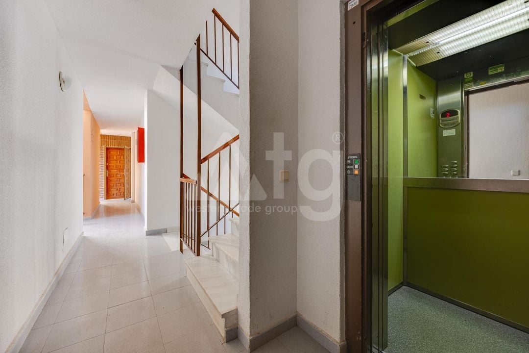 2 bedroom Penthouse in Torrevieja - CYM160888 - Photo - 23