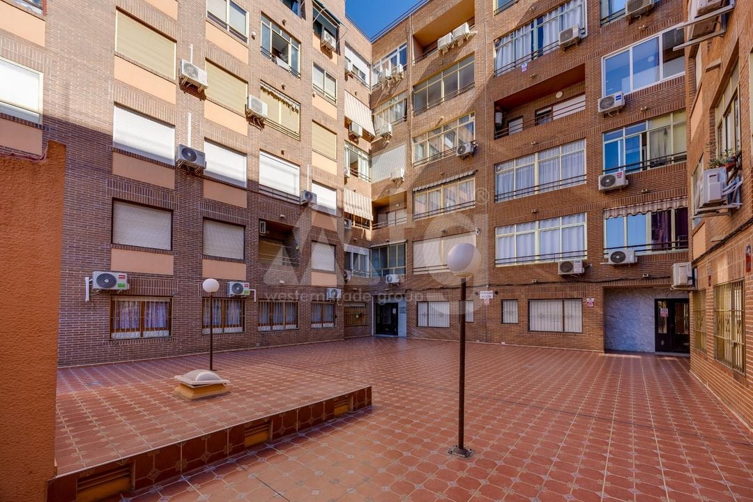 2 bedroom Penthouse in Torrevieja - CYM160888 - Photo - 25