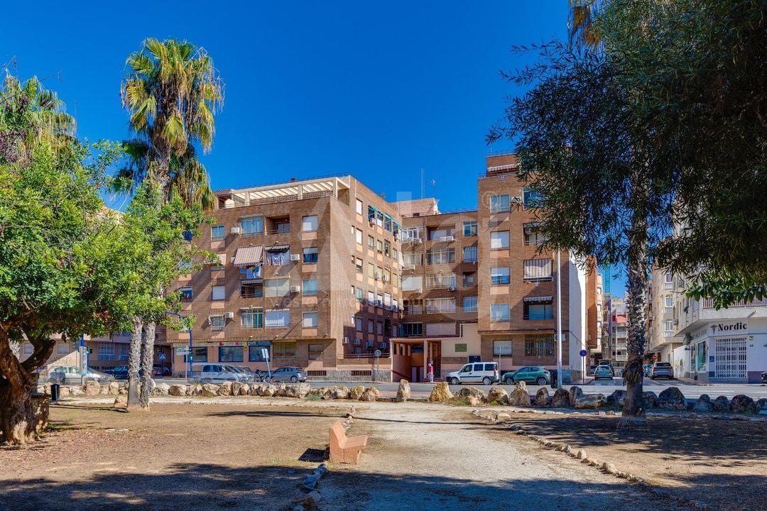2 bedroom Penthouse in Torrevieja - CYM160888 - Photo - 27