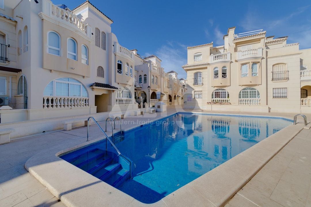3 bedroom Apartment in Torrevieja - CYM160890 - Photo - 2