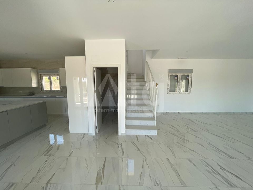 5 bedroom Villa in Pinoso - LYCP47009 - Photo - 3