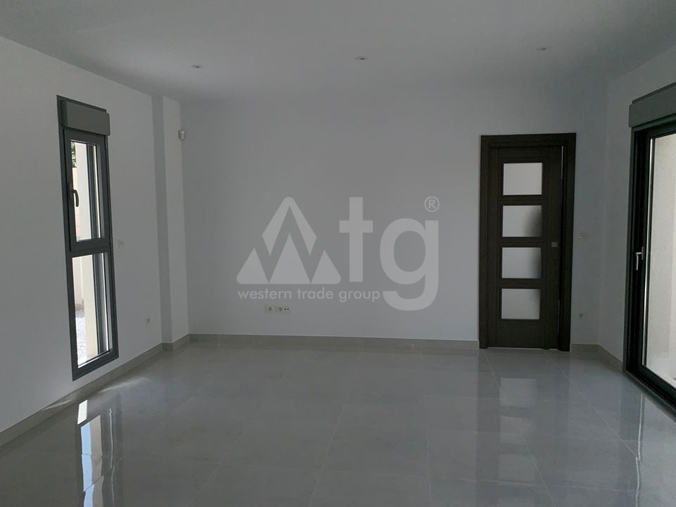 Villa de 3 habitaciones en Pinoso - LYCP47013 - Foto - 3