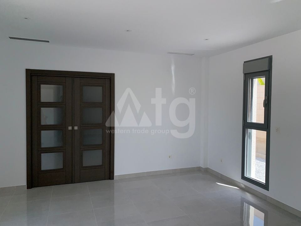 Villa de 3 habitaciones en Pinoso - LYCP47013 - Foto - 9