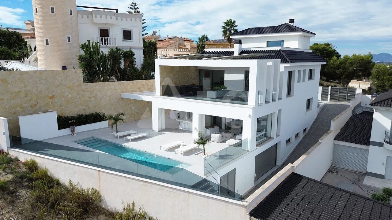 4 bedroom Villa in Ciudad Quesada - GB52824 - Photo - 77