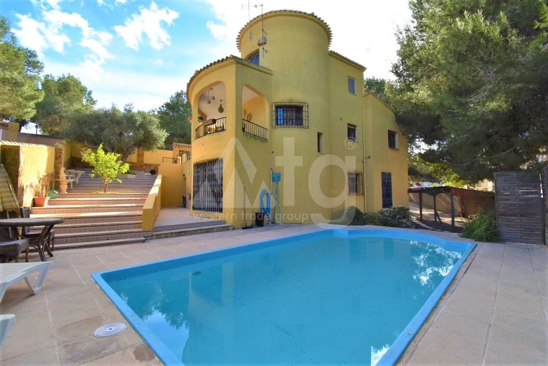 6 bedroom Villa in Villamartin - VRE29853 - Photo - 1