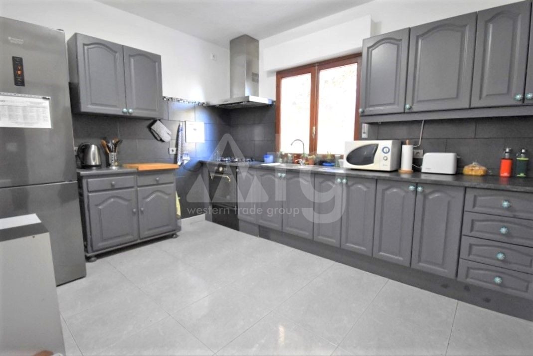 6 bedroom Villa in Villamartin - VRE29853 - Photo - 8