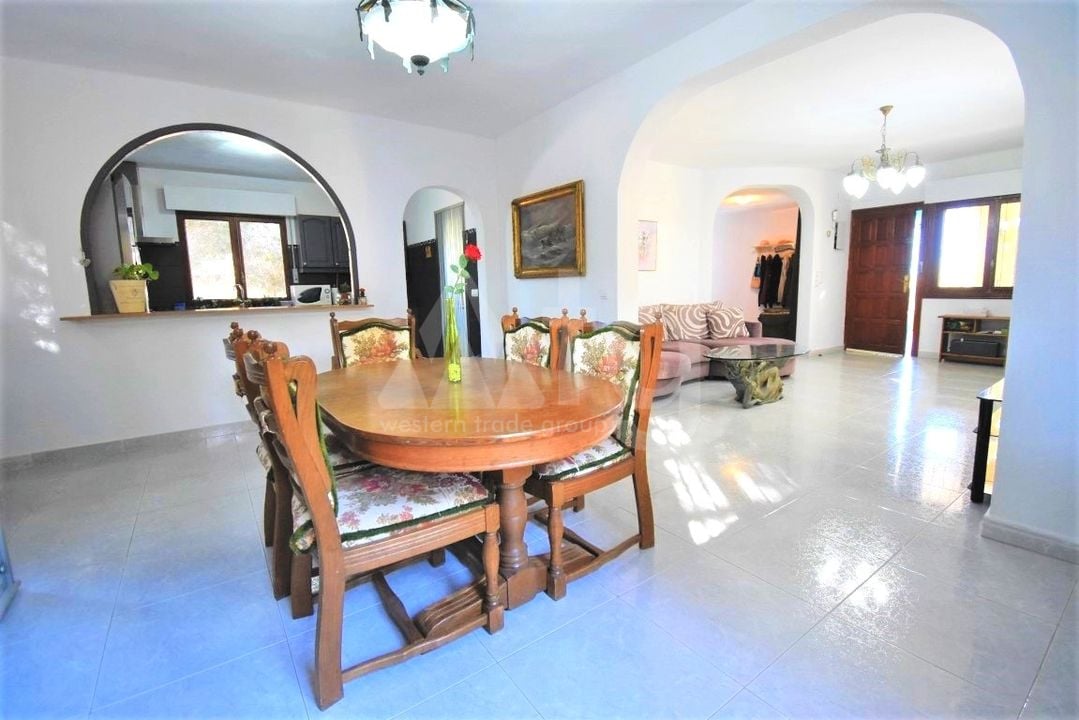 6 bedroom Villa in Villamartin - VRE29853 - Photo - 4