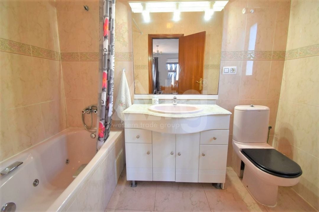 6 bedroom Villa in Villamartin - VRE29853 - Photo - 16