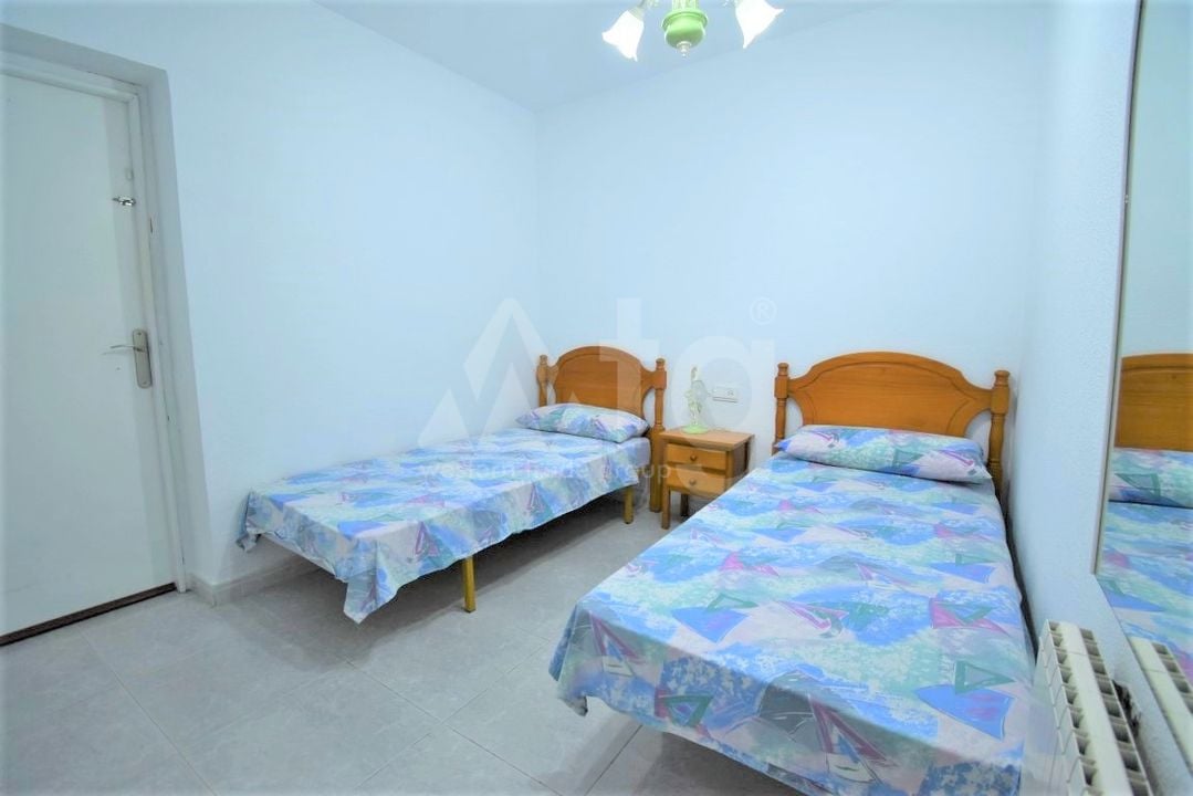6 bedroom Villa in Villamartin - VRE29853 - Photo - 12