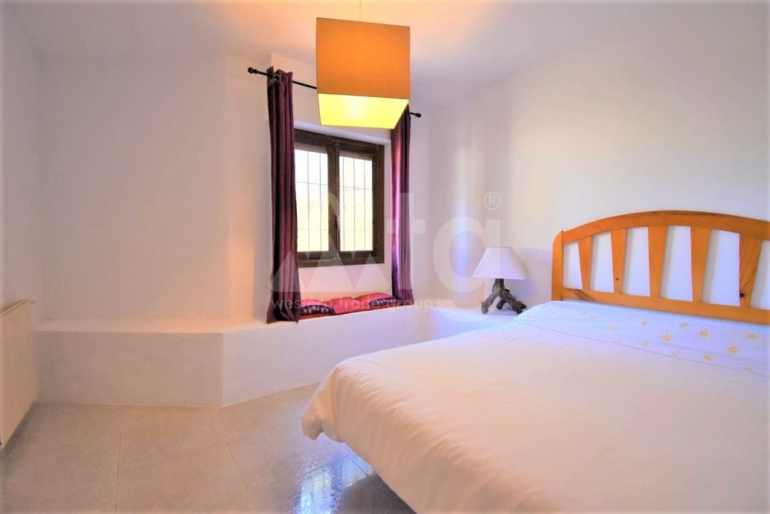 6 bedroom Villa in Villamartin - VRE29853 - Photo - 11