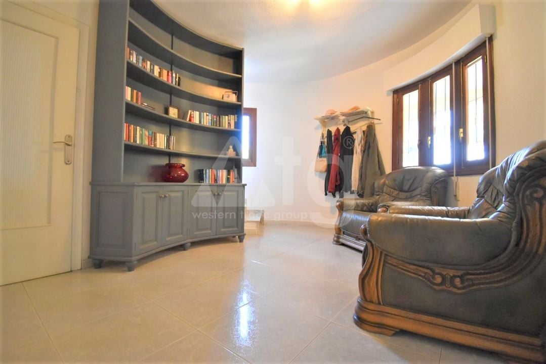 6 bedroom Villa in Villamartin - VRE29853 - Photo - 6