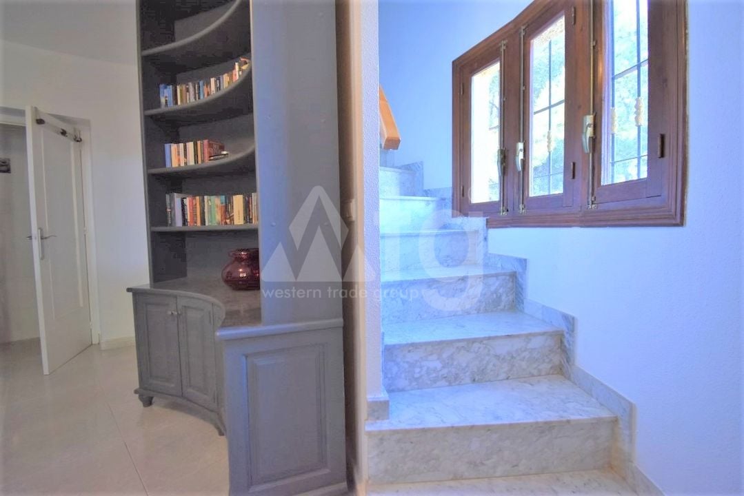 6 bedroom Villa in Villamartin - VRE29853 - Photo - 7