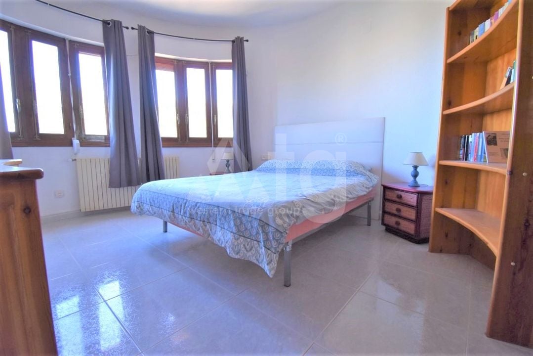 6 bedroom Villa in Villamartin - VRE29853 - Photo - 10