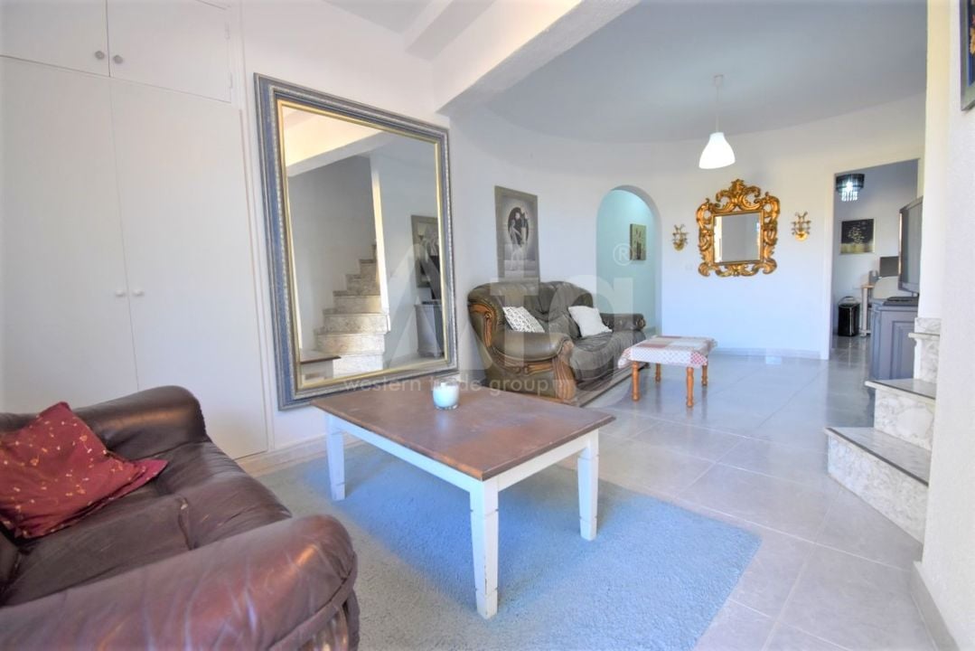 6 bedroom Villa in Villamartin - VRE29853 - Photo - 5
