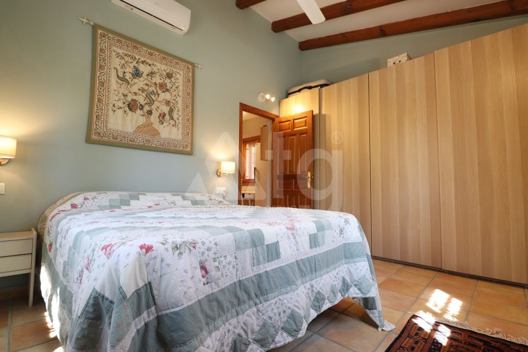 7 bedroom Villa in Catral - VRE29927 - Photo - 23